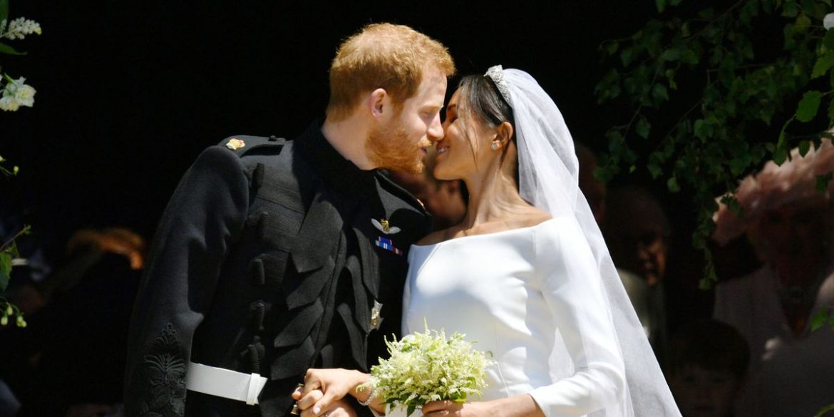 britains prince harry duke of sussex kisses his wife meghan duchess picture id960061420 hero large 933e5a99 7cef 4f8c 837e 578cfacf1cf7