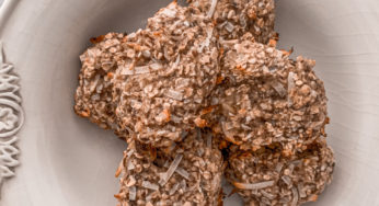 SIMPLE OATMEAL BANANA COOKIES