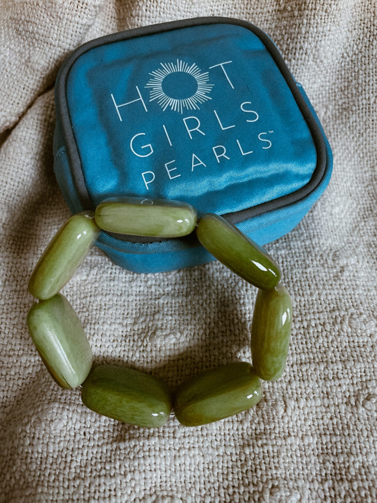 hot girls pearls bracelet