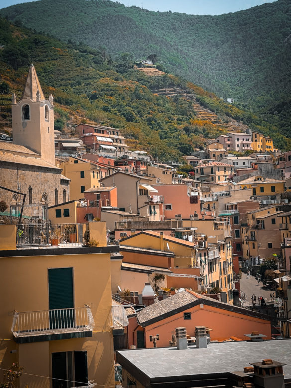 riomaggiore. hills